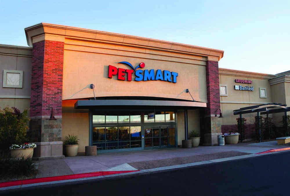 PetSmart’s Owner Sells Minority Stake to Apollo